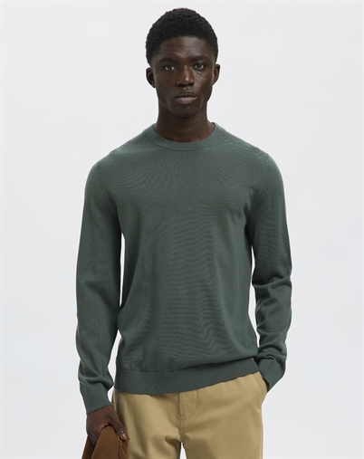 Selected - SLHTray Merino Crew Strik - Deep Forest 